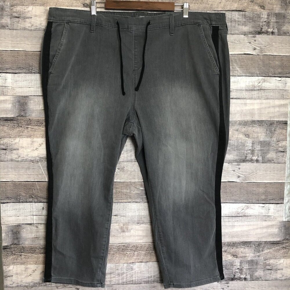 Torrid Crop Pull on Boyfriend Straight Gray/Black Stripe Jeans Plus size 4X NWT